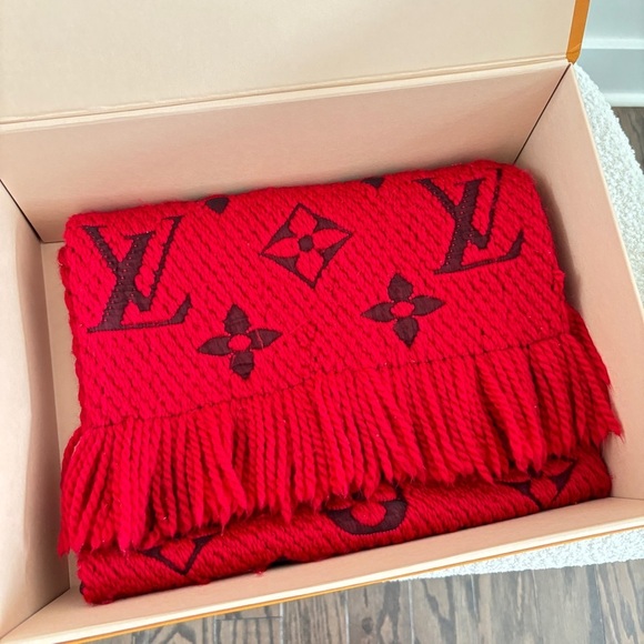 Louis Vuitton LV Monogram Logomania Wool Red Scarf - Picture 4 of 7